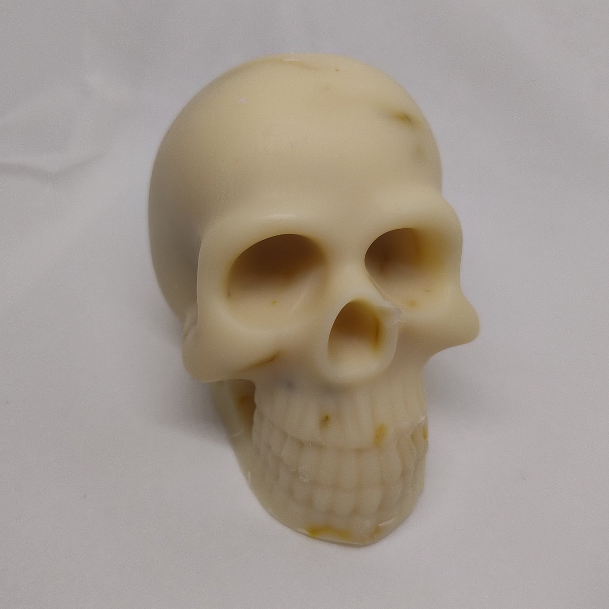 Savon naturel surgras Cameline et Jojoba en forme de tete de mort - Les Petits Savons