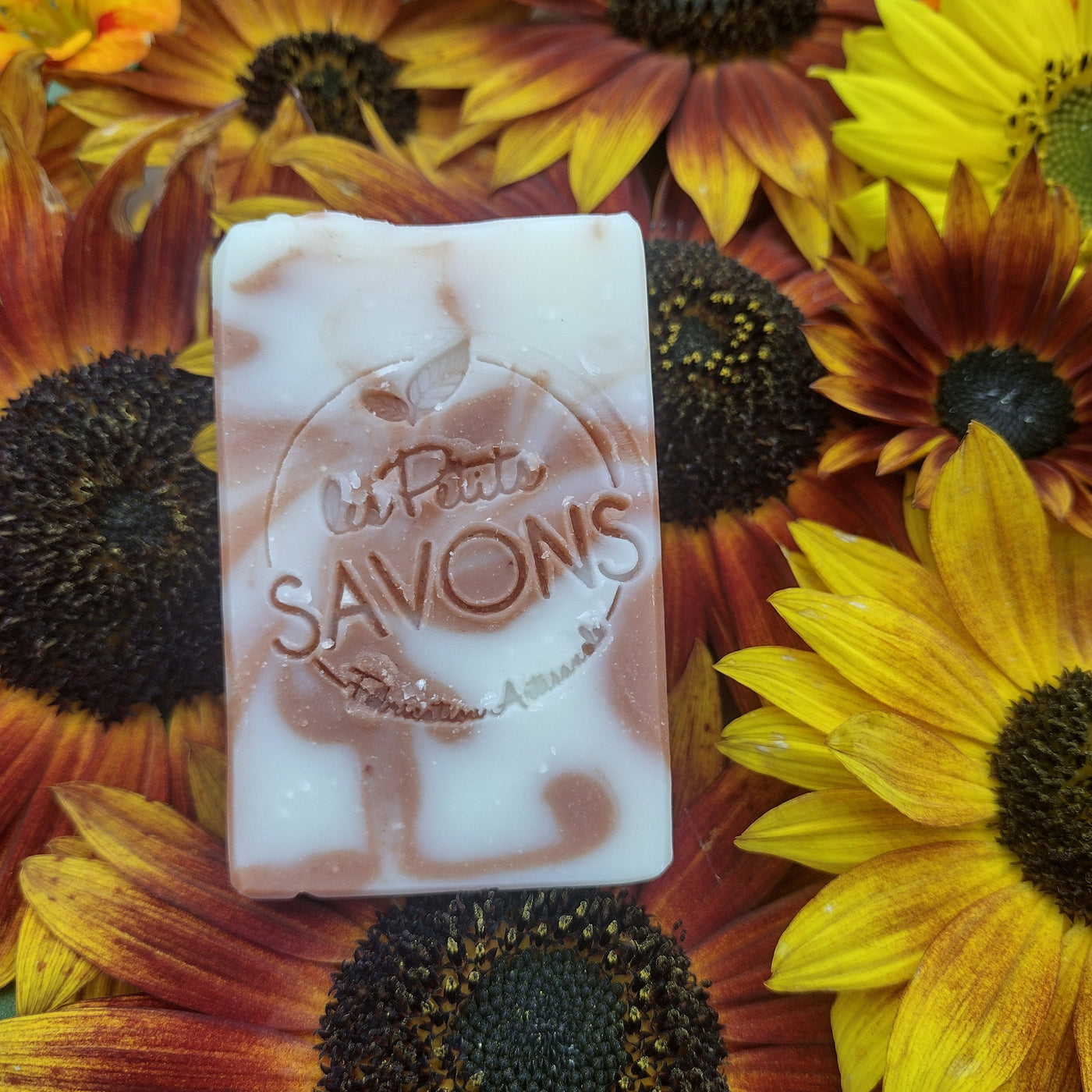 savon naturel sans huile essentielle à l'amande douce.