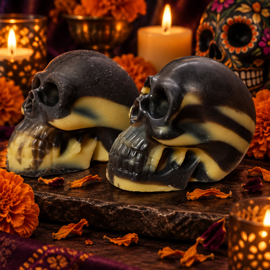 Savon surgras naturel avocat et charbon forme tete de mort - Les Petits Savons