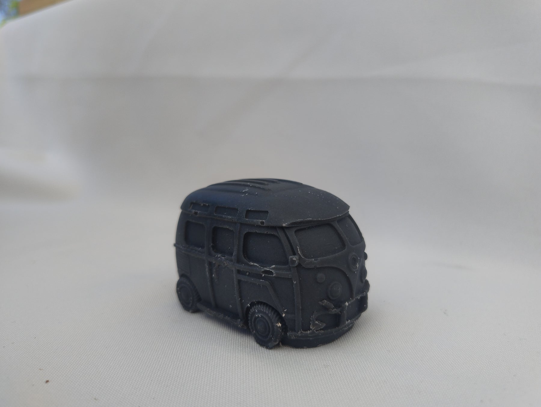 Savon Surgras Avocat & Charbon en forme de Camion - Les Petits Savons