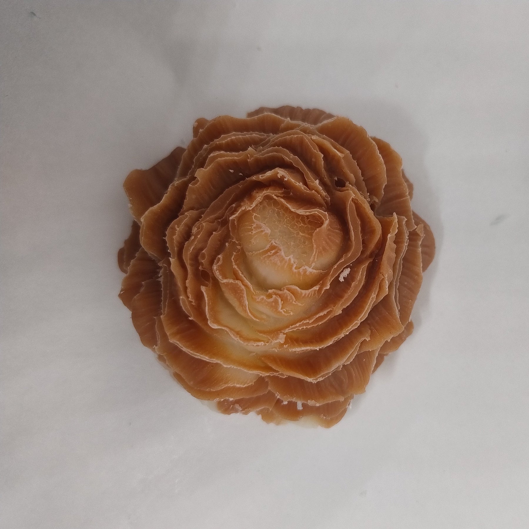 Savon Naturel surgras à l'Amande Douce et Argiles en forme de fleur pivoine - les petits savons