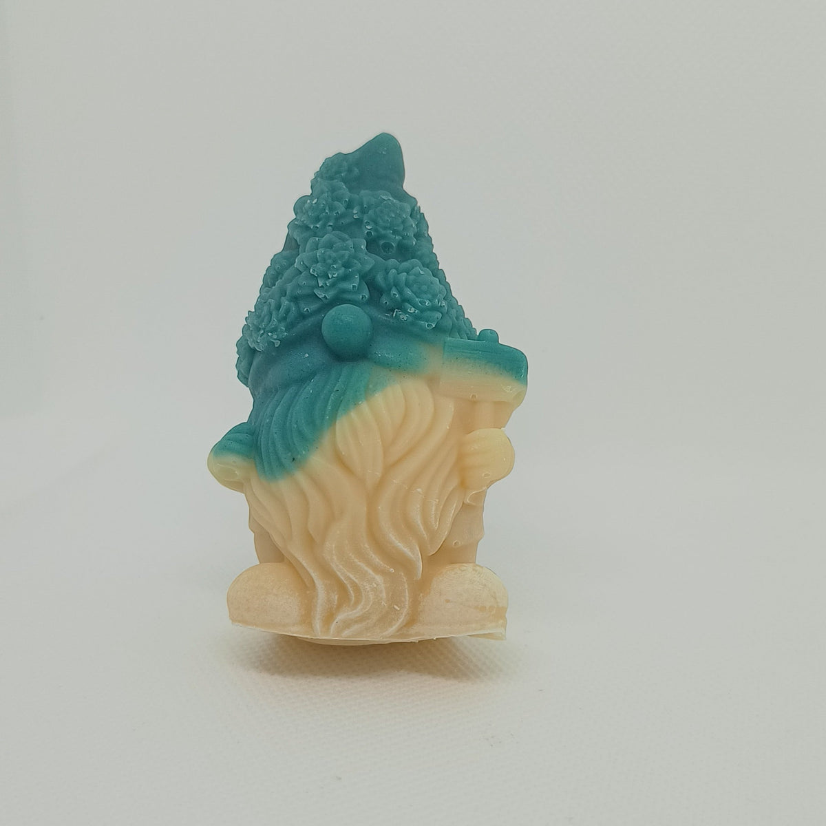 savon naturel verveine exotique forme lutin avec chapeau en fleurs et marteau - Les Petits Savons