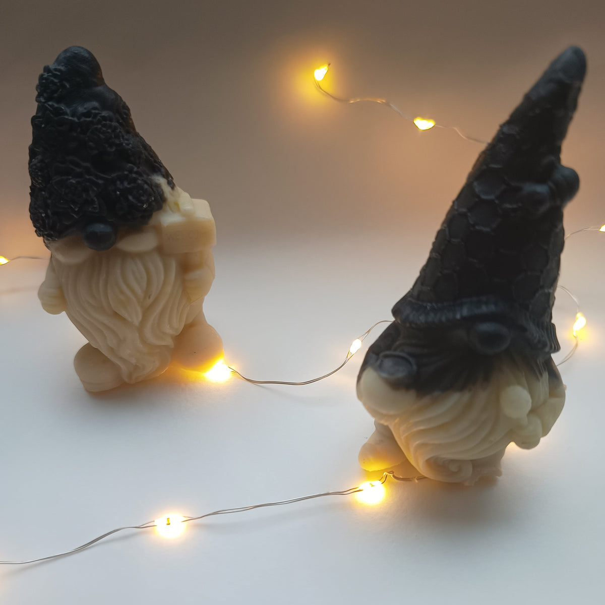 savon naturel surgras avocat et charbon forme lutin - Les Petits Savons