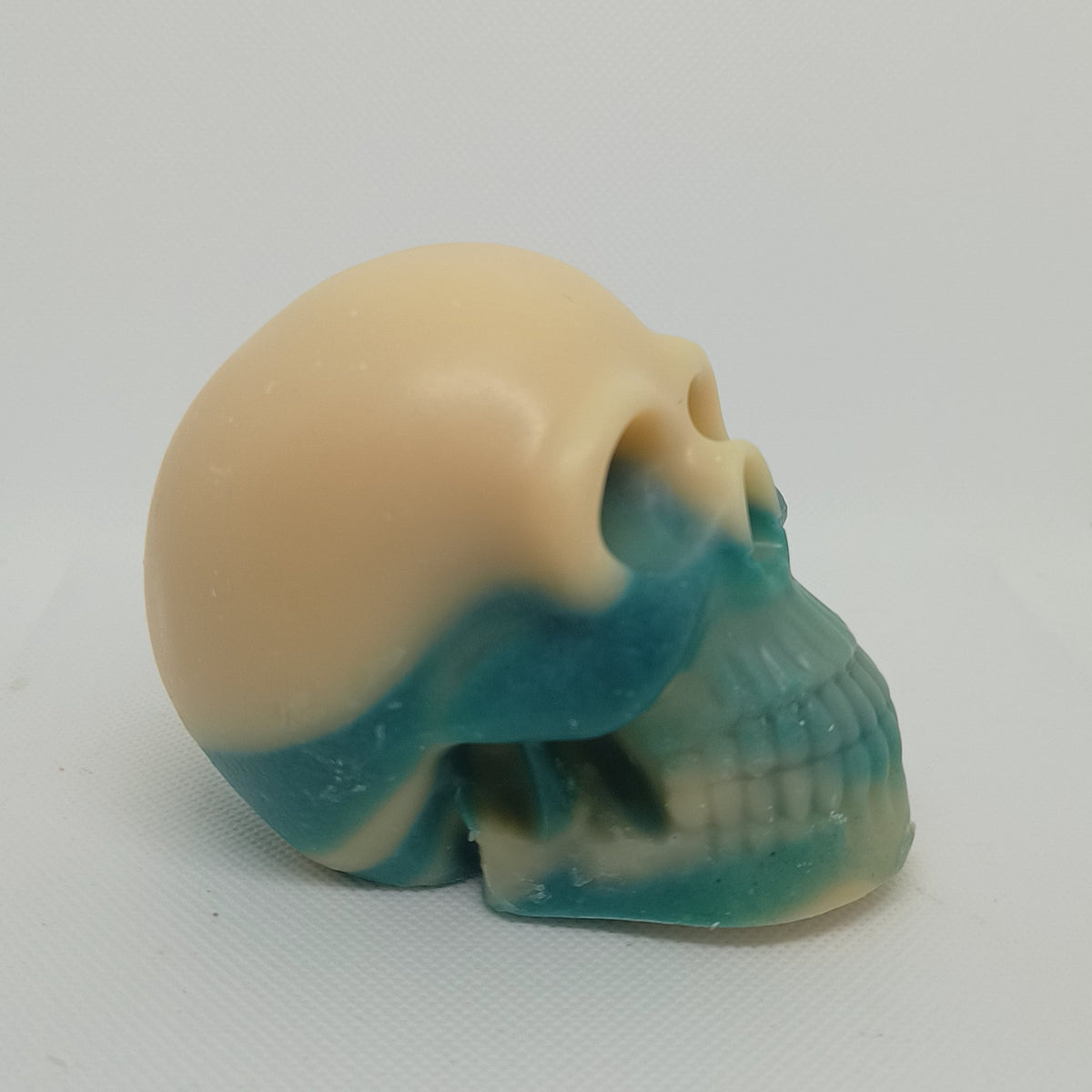 Savon naturel surgras en forme de tete de mort a la verveine exotique - Les Petits Savons