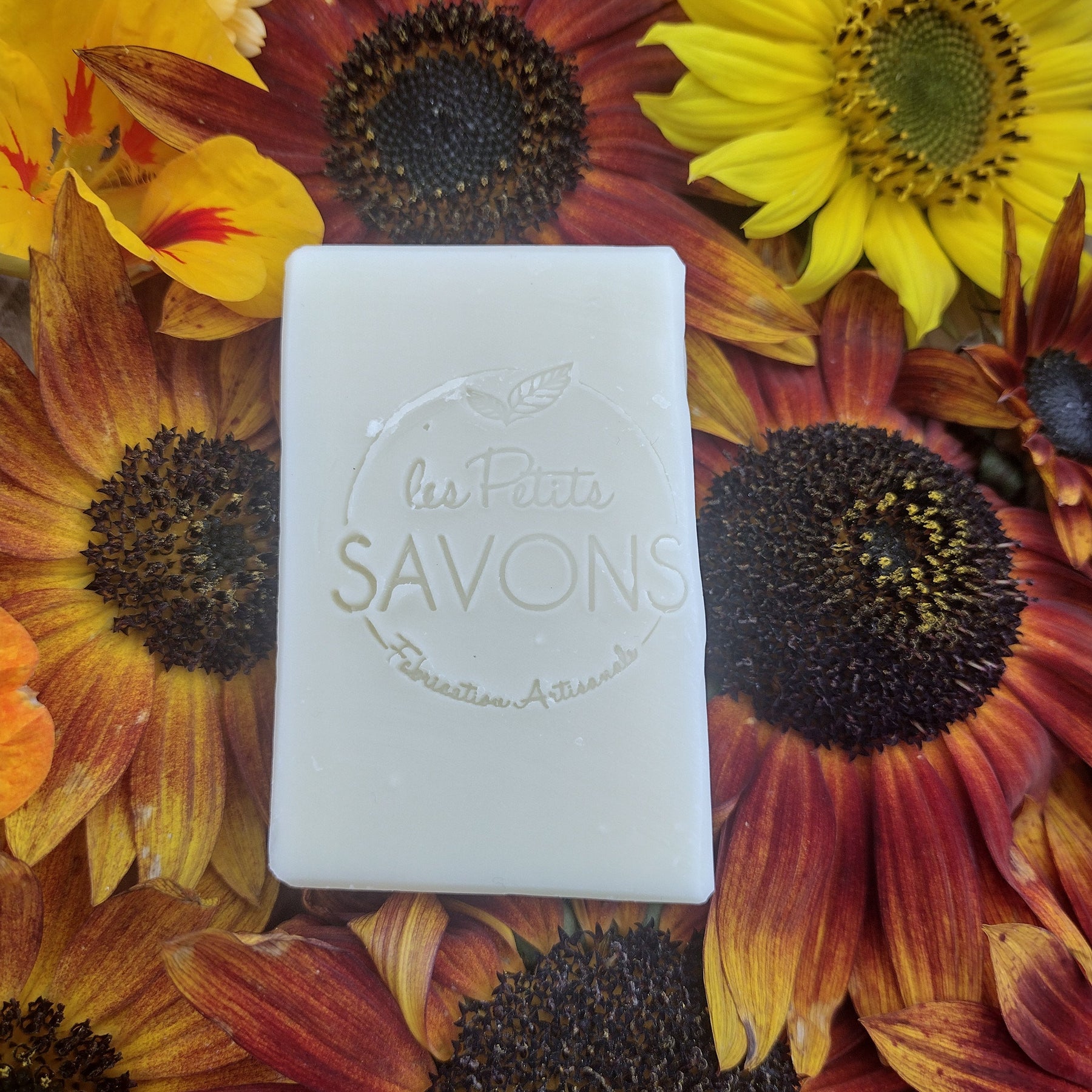 savon nourrissant au poivre et à la cire d'abeille