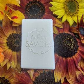 savon nourrissant au poivre et à la cire d'abeille