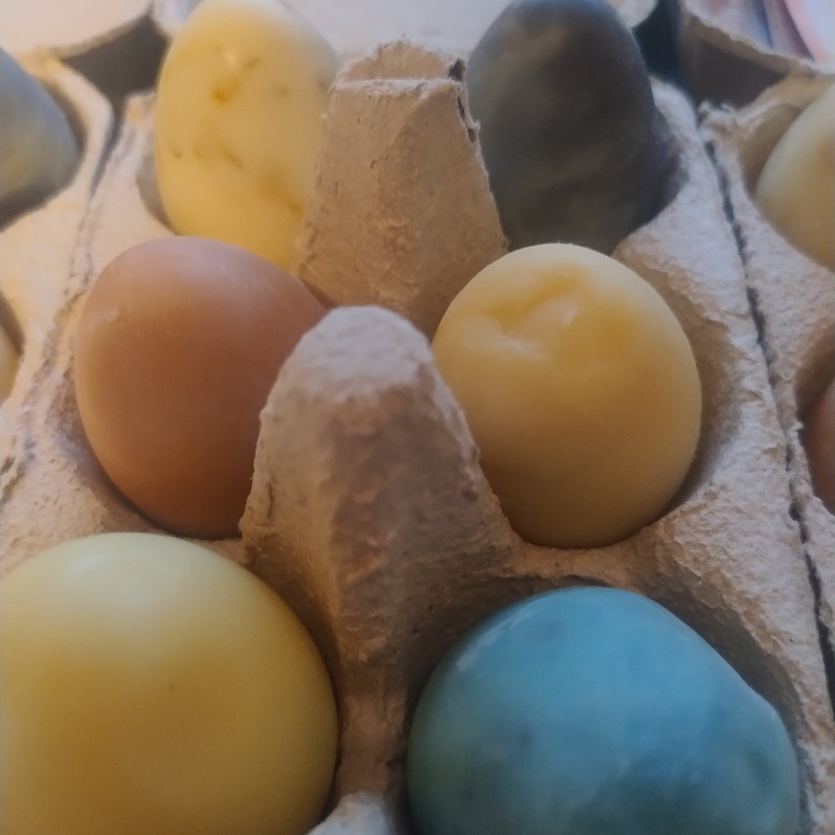 Savons naturels surgras en forme d'oeuf - boite de 6 - Les Petits Savons