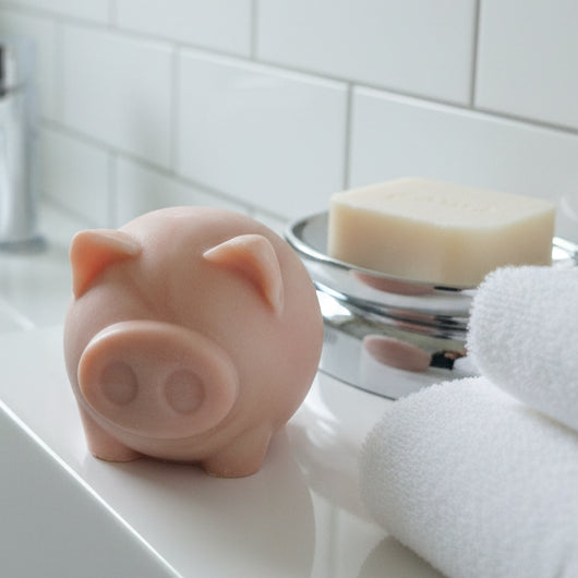 savon naturel surgras en forme de cochon à l'amande douce et au beurre de karité