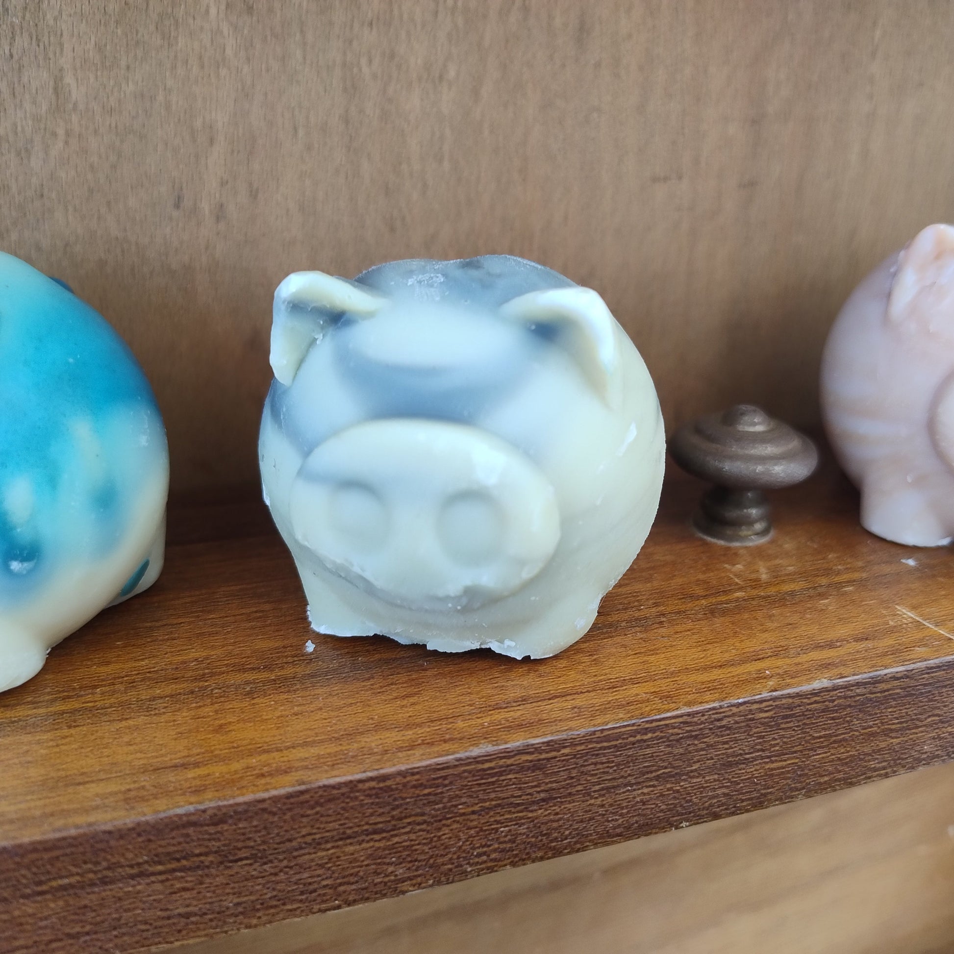 Savon avocat charbon peaux mixtes forme cochon