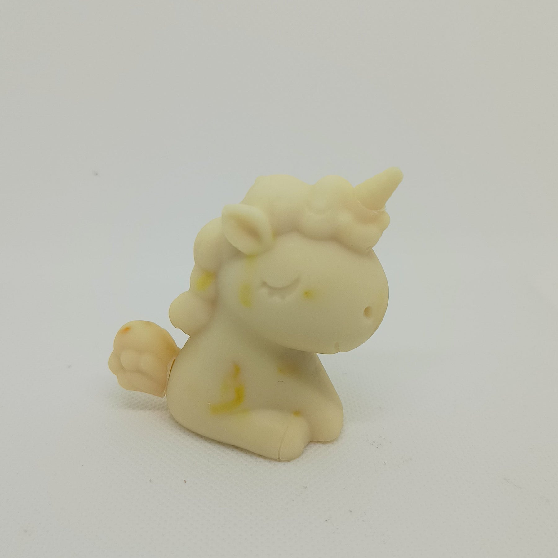 savon naturel forme licorne odeur lavande orange