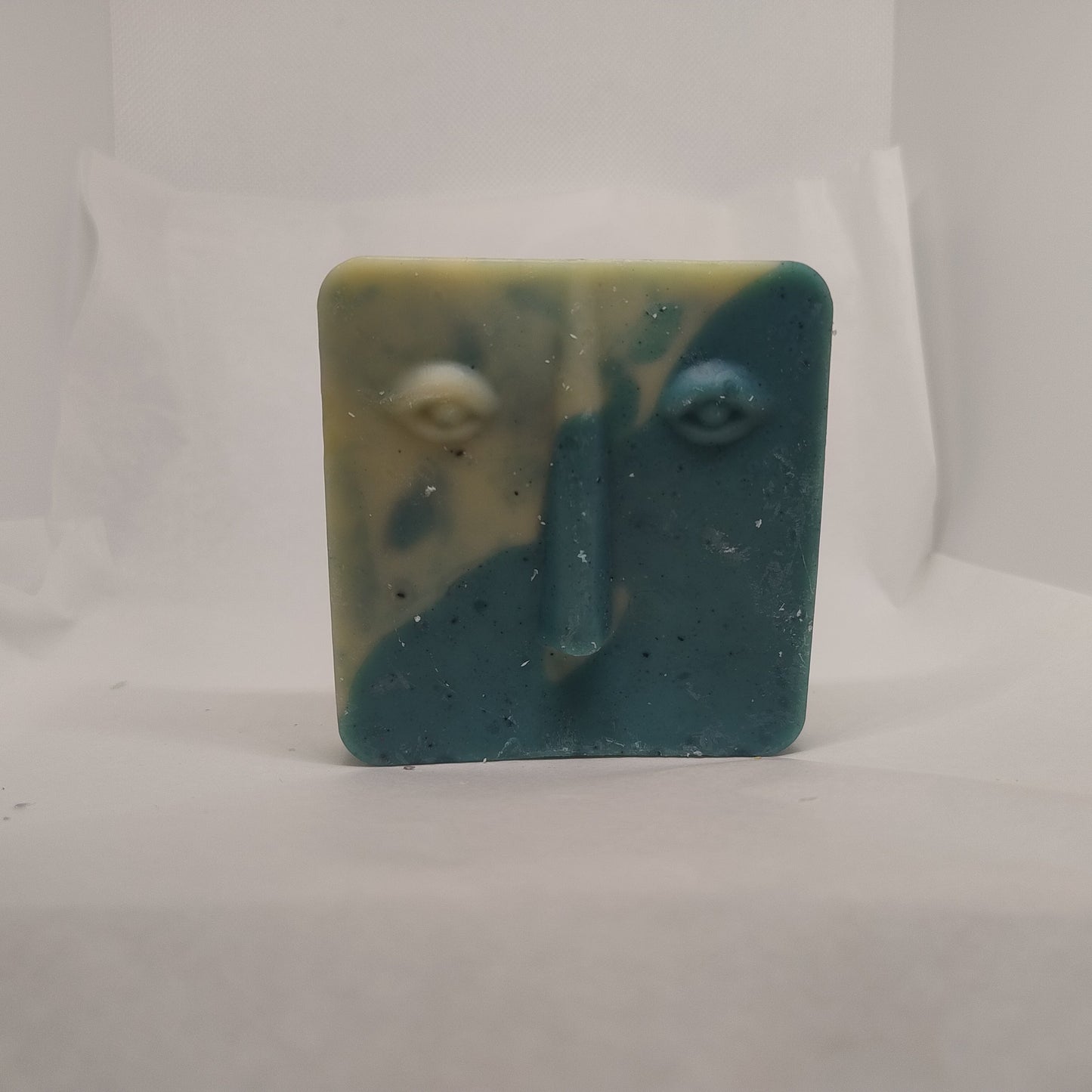 Savon naturel surgras verveine exotique en forme de tete carree - les petits savons
