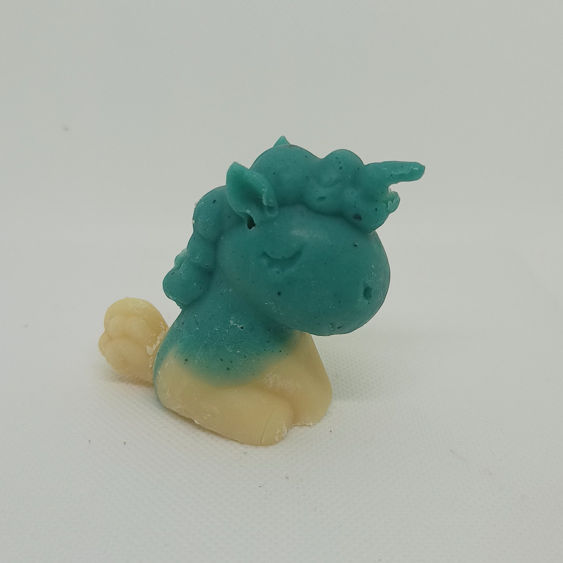 savon naturel verveine exotique en forme de licorne - Les Petits Savons