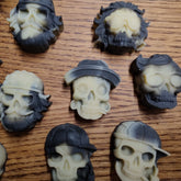 savon artisanal saponifié à froid surgras en forme de tête de mort